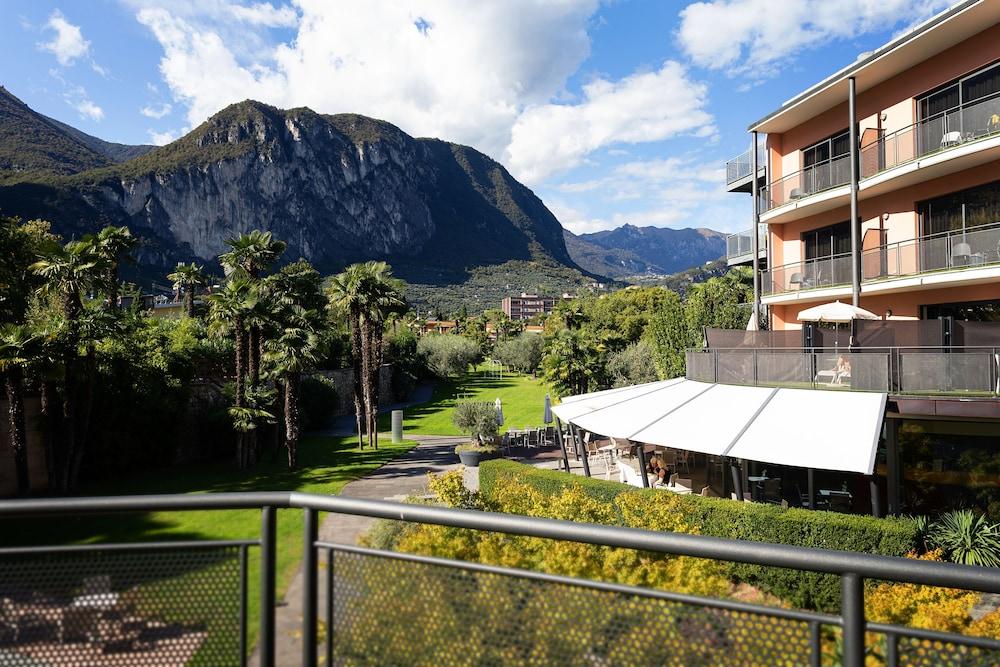 Astoria Hotel 4*